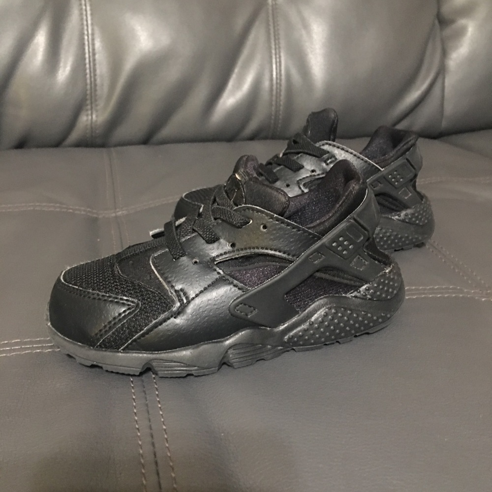 Children running shoes